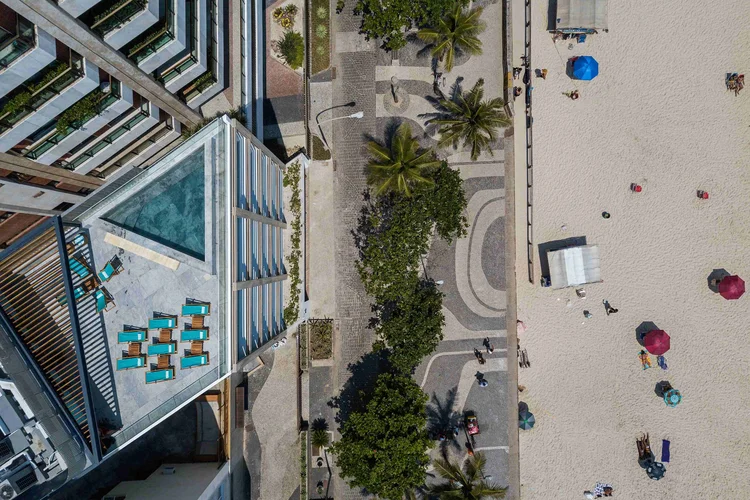 Vista aérea do hotel Arpoador (Leonardo Finotti/Divulgação)