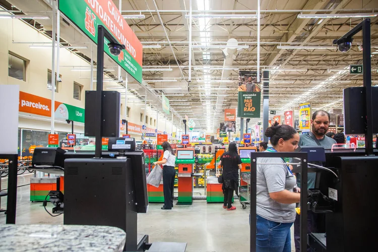 Carrefour: grupo converteu 22 lojas do Carrefour Hipermercado para os formatos Atacadão e Sam’s Club, além de vender ou fechar unidades menos rentáveis. (Leandro Fonseca/Exame)