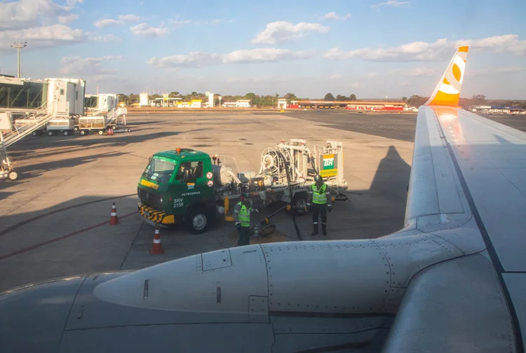 Querosene de aviação (JET A-1), combustível utilizado com motores à turbina - combustivel, BR Aviation - abastecimento avião da Gol

Foto: Leandro Fonseca
Data: 29/08/2024 (Leandro Fonseca/Exame)