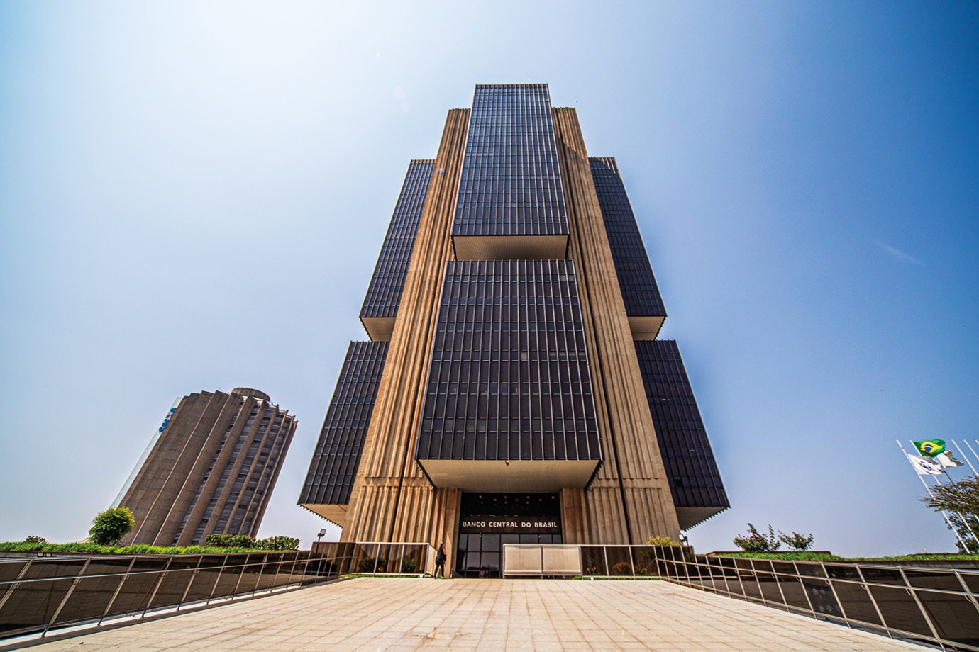 Após vender US$ 3 bilhões, segundo leilão do Banco Central é cancelado