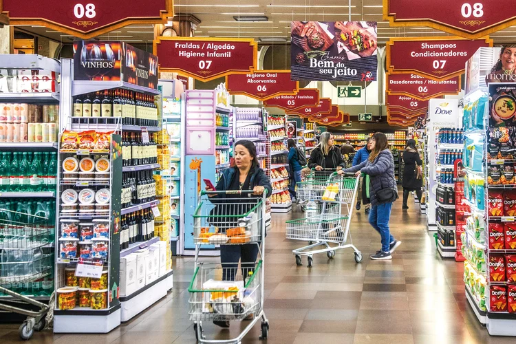 Consumo: diversos fatores impulsionaram a economia brasileira em 2023, incluindo o aumento no gasto das famílias, estimulado por um mercado de trabalho aquecido (Leandro Fonseca/Exame)