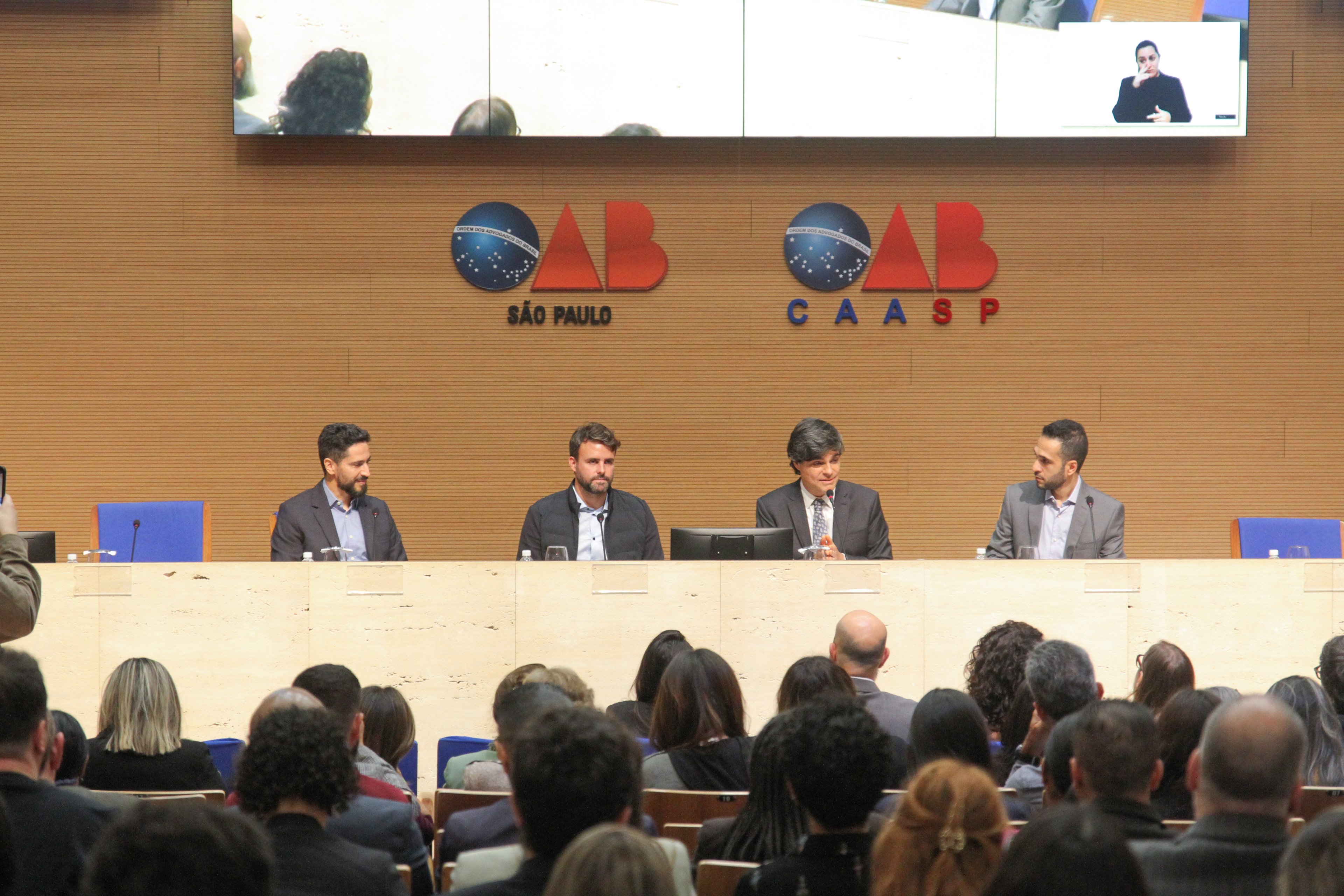 Atual vice é eleito para a presidência da OAB SP e candidato bolsonarista fica em quarto lugar