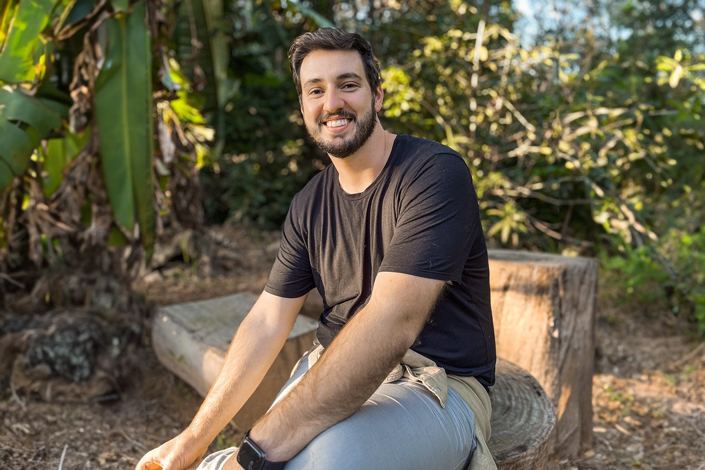 Em tempos de queimadas, essa empresa cresce plantando 1.000 árvores por dia