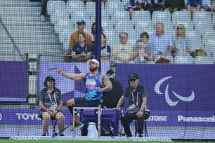 Imagem referente à matéria: Claudiney Batista bate recorde paralímpico e leva ouro no atletismo em Paris