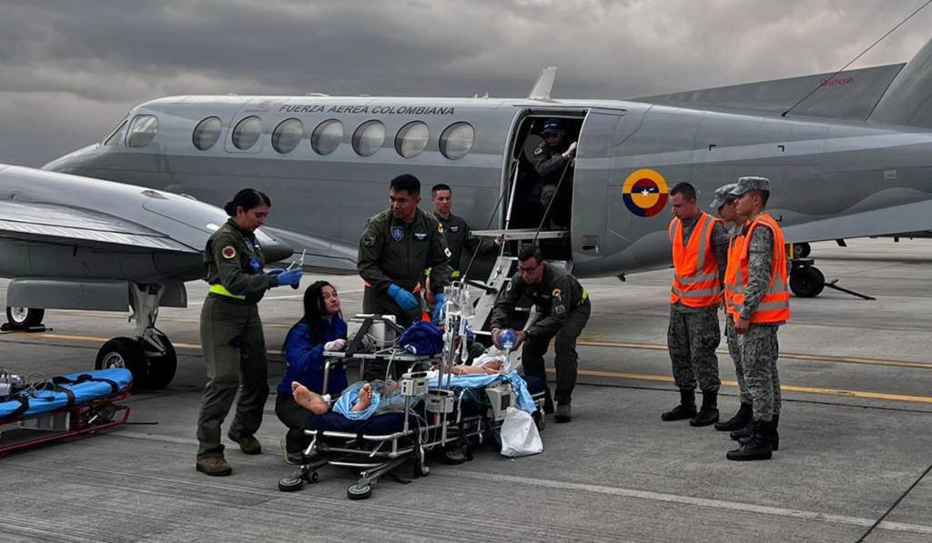 Colômbia suspende diálogo com ELN após ataque a base militar