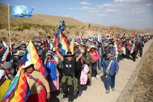 Confrontos na marcha de Evo Morales contra Luis Arce deixam 26 feridos na Bolívia