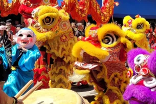 Rua 25 de março vira palco do Festival da Lua Chinês que promete maior dança do dragão do país