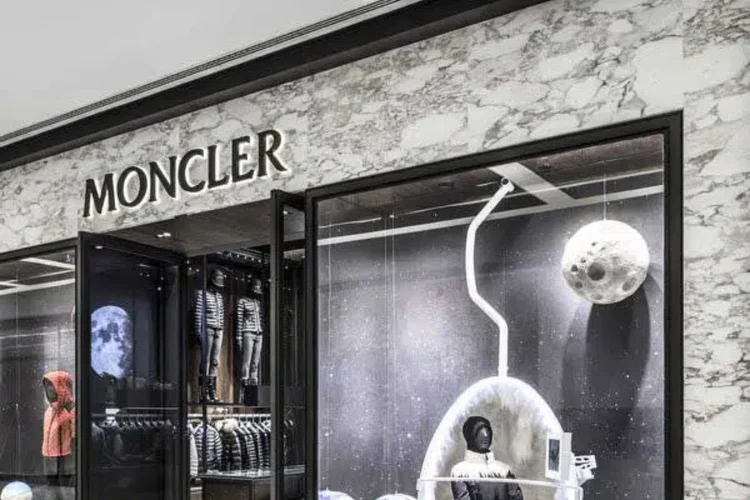 Moncler: conglomerado francês anunciou a compra de uma participação de 10% na Double R, o veículo de investimento do CEO da Moncler, Remo Ruffini (Moncler/Divulgação)