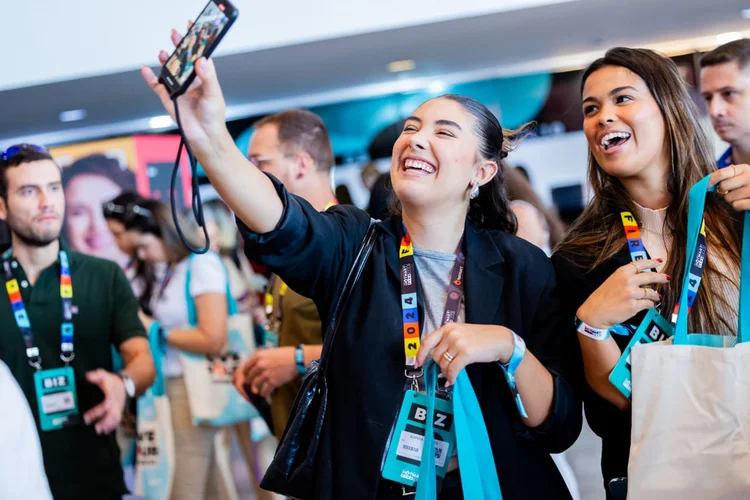 Criadores de conteúdo: evento também é palco para o surgimento de novos produtos entre o público.