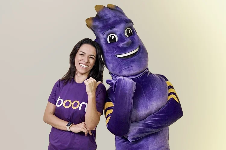 Mariana Marques e o mascote da healthtech Boon: consultoria para um uso racional do plano de saúde (Divulgação/Divulgação)