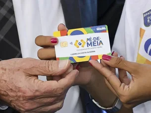 Pé-de-Meia: MEC inicia contato com estudantes que não acessaram contas do programa