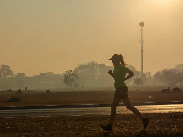 Ranking: Brasília, há 148 dias sem chuva, sofre com ar contaminado pelas fumaças dos incêndios no Parque Nacional (Fabio Rodrigues-Pozzebom/ Agência Brasil)