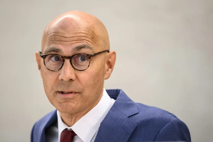Volker Türk condena ataques no Líbano com uso de explosivos disfarçados, chamando-os de crime de guerra (AFP Photo)