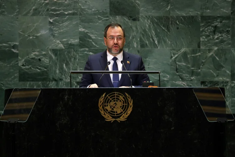 O ministro das Relações Exteriores da Venezuela, Yván Gil, discursa perante a Assembleia Geral das Nações Unidas em Nova York, em 25 de setembro de 2024 (AFP)