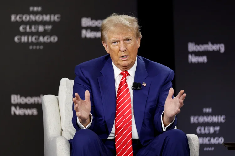 Donald Trump, durante entrevista em Chicago (Kamil Krzaczynski/AFP)