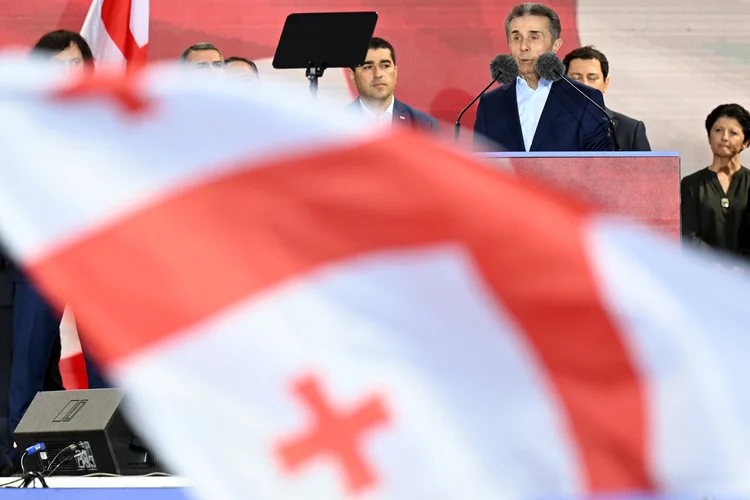 Protestos em Tbilisi: milhares pedem recontagem de votos após eleições parlamentares (AFP)