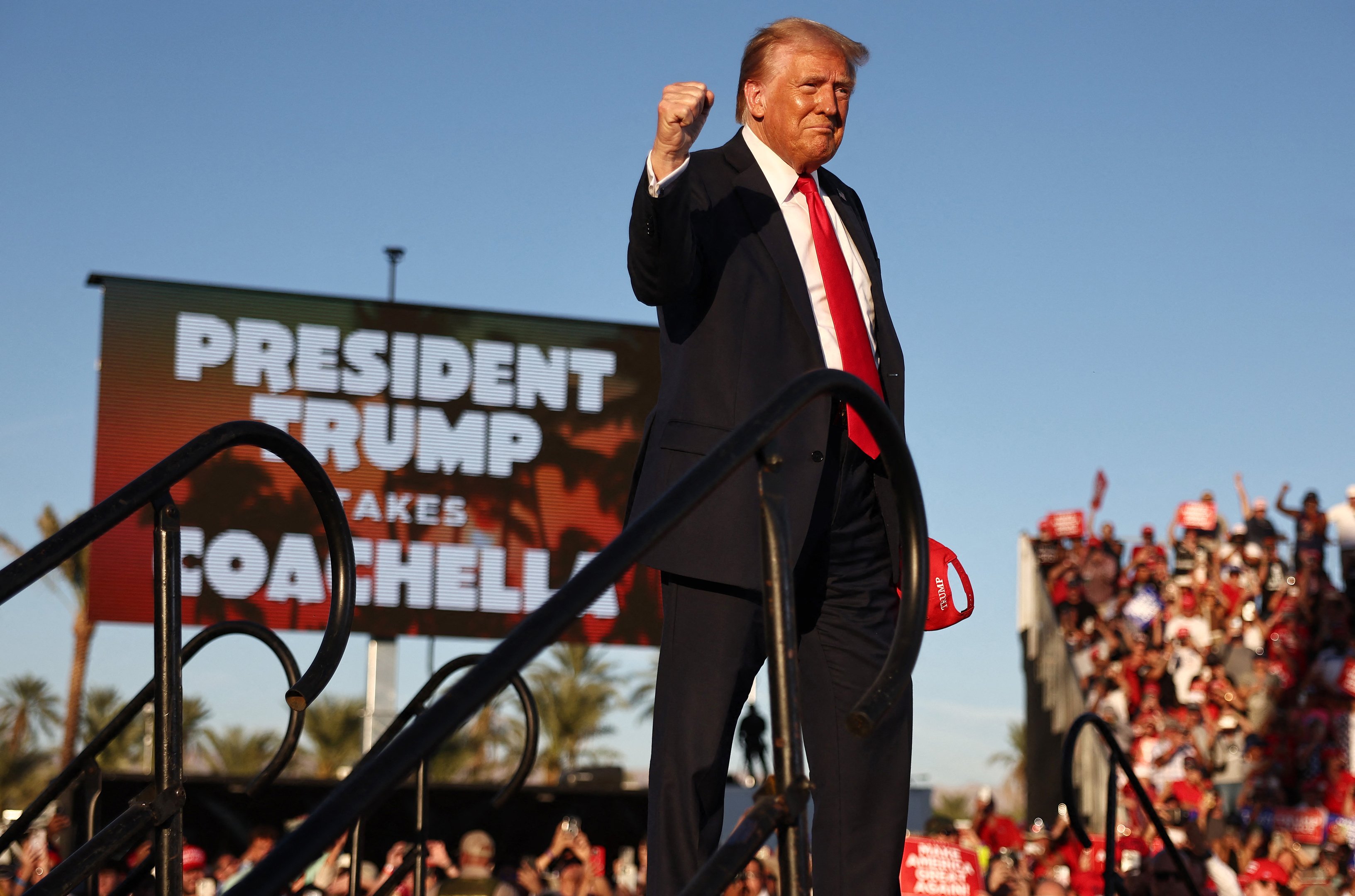 Trump durante comício em Coachella, Califórnia, em 12 de outubro 