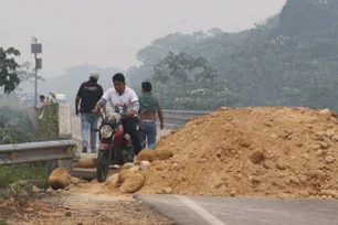 Imagem referente à matéria: Apoiadores de Evo Morales continuam bloqueando rodovias na região central da Bolívia