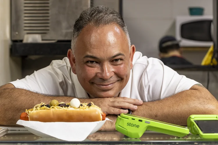 André Luiz da Silva Martins, da Mega Lanches: negócio, que começou na Rocinha, vai criar uma nova marca, desta vez focada em cachorro-quente gourmet  (Stone/Divulgação)