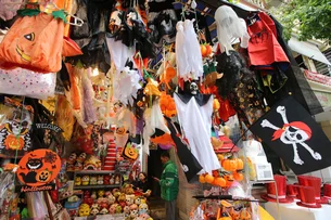 China impõe restrições a fantasias de Halloween em vias públicas de Xangai; entenda