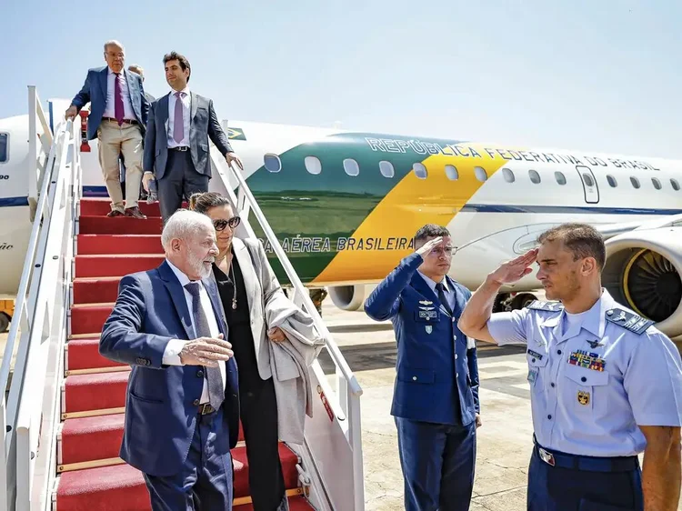 Presidente da República, Luiz Inácio Lula da Silva, durante chegada na Base Aérea de Brasília (Ricardo Stuckert/Agência Brasil)