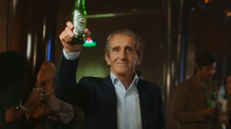 Alain Prost: maior rival de Senna nas pistas, o ex-piloto participa de novo filme da Heineken em homenagem ao ídolo brasileiro. (HEINEKEN/Divulgação)