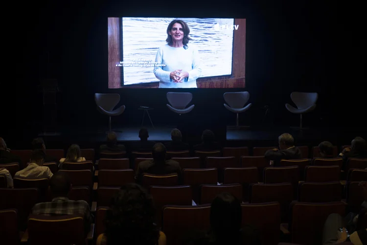 Teresa Ribera, ministra para a Transição Ecológica, durante participação no Fórum Latino-Americano de Economia Verde (Isaac Fontana/EFE)