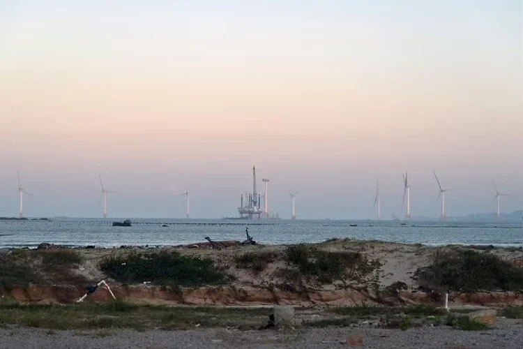 Ilha de Pingtan, ponto mais próximo entre China e Taiwan, é o local onde Pequim realiza testes de fogo real no estreito de Taiwan (ADEK BERRY/AFP)