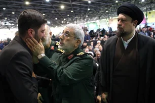 Imagem referente à matéria: Comandante da Guarda Revolucionária do Irã é visto em funeral após rumores sobre sua morte