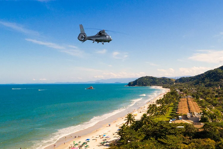 Litoral Norte de SP: viagens de carro, que em períodos como o Carnaval podem levar até dez horas, é feita em uma hora pela Revo (Prefeitura de Ilhabela/Divulgação)