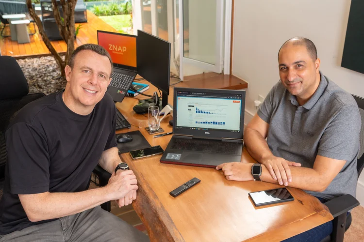 Ricardo Junqueira e Luciano de Medeiros, fundadores da ZNAP Technologies (Gladstone Campos/Divulgação)