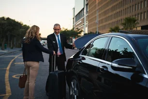 Imagem referente à matéria: Business Black: Uber lança categoria de alto padrão para viagens corporativas