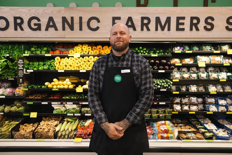 Devin Keate, líder da loja Whole Foods em Orlando, na Flórida: “É uma via de mão dupla: quanto mais o funcionário quer crescer, mais recursos a Whole Foods oferece para isso” (Divulgação/Divulgação)