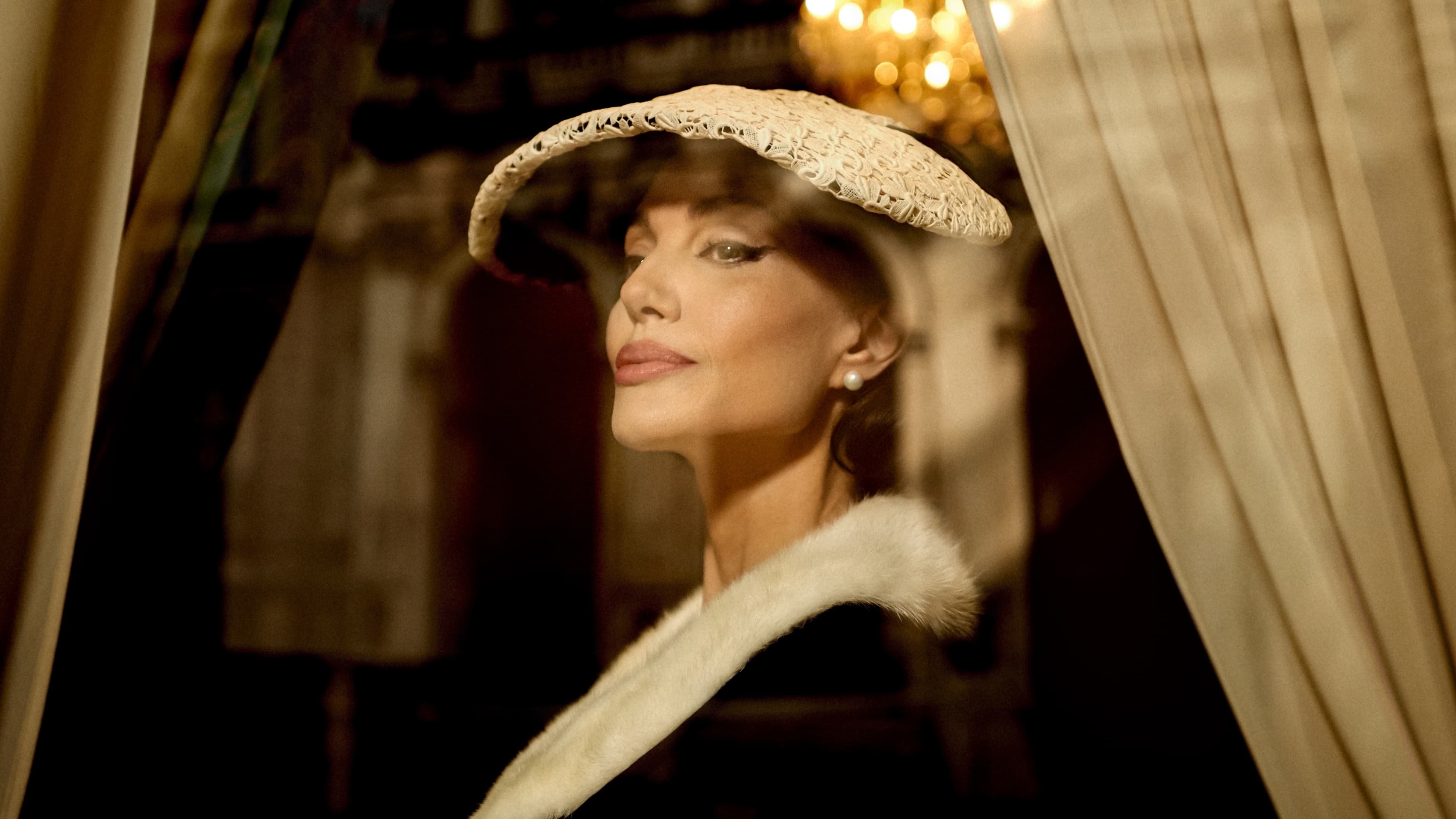 'María Callas': filme com Angelina Jolie ganha data no Brasil; veja trailer