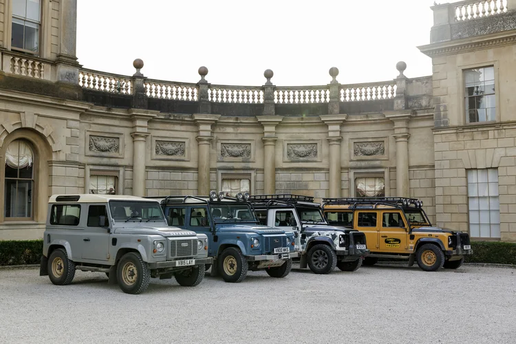 Defender: modelos customizados.  (Divulgação/Divulgação)