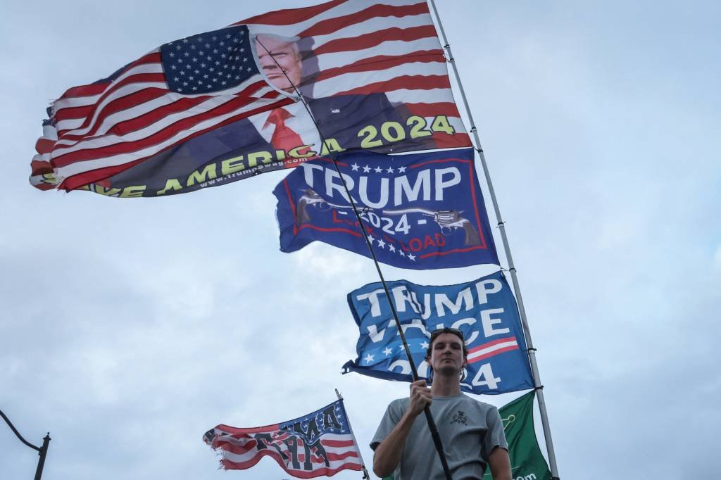 Imagem referente à notícia: ‘Trump Tractor’ traz recado para Brasília – mas, no mercado, quem manda é o fluxo