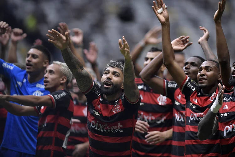 Jogadores do Flamengo celebram conquista da Copa do Brasil (Douglas Magno/AFP)