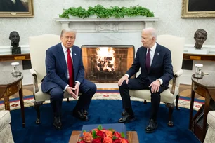 Imagem referente à matéria: Biden recebe Trump no Salão Oval da Casa Branca para iniciar transição