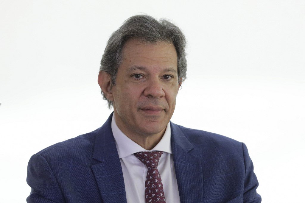 Haddad diz que queda do dólar e safra devem conter preço dos alimentos