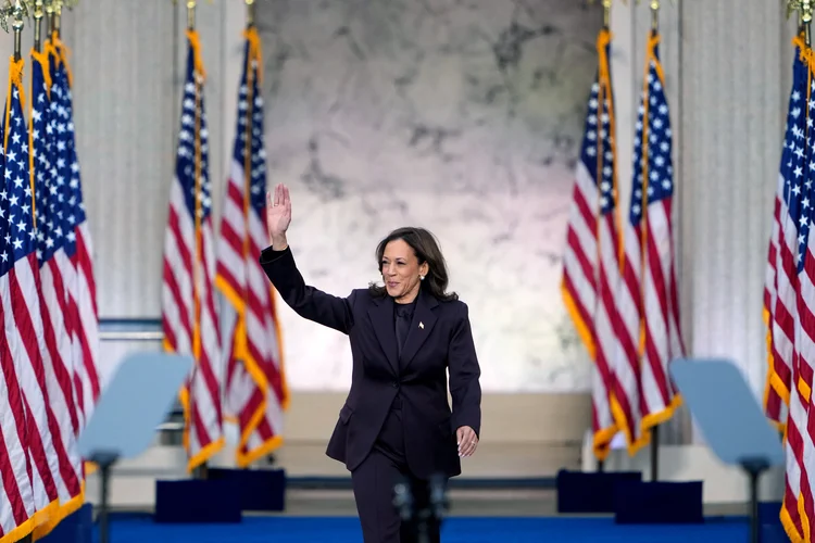 Kamala Harris, vice-presidente dos EUA, ao chegar para discurso na universidade Howard (Kent Nishimura)