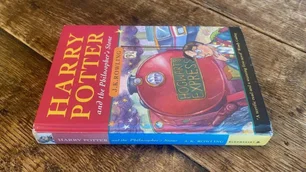 Imagem referente à matéria: Exemplar de ‘Harry Potter e a Pedra Filosofal’ é vendido por R$ 276 mil em leilão