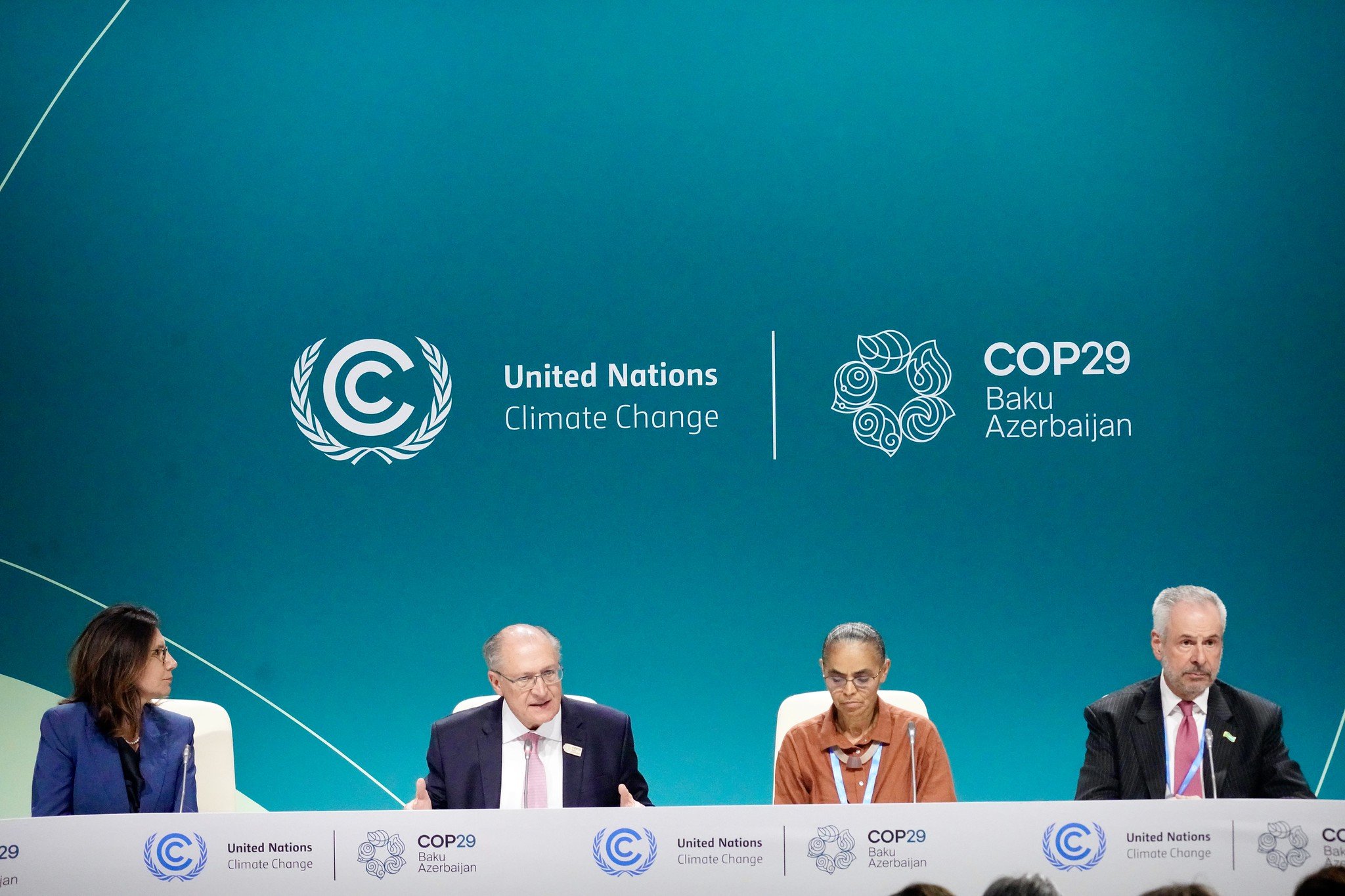 Brasil e Reino Unido assumem papel central nas negociações da COP29