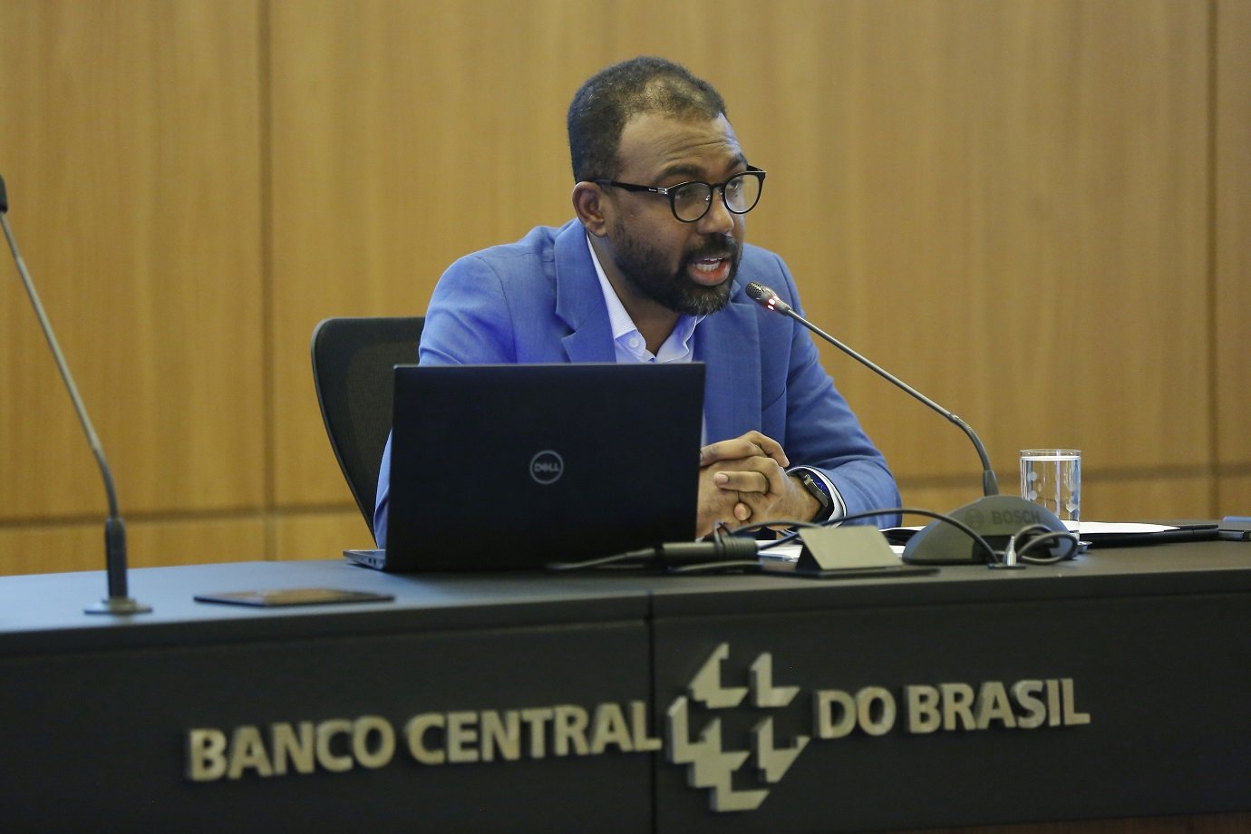 “Estamos estudando outra forma de financiar o mercado imobiliário”, diz diretor do Banco Central