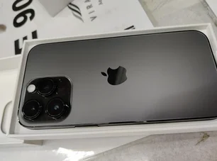 Imagem referente à matéria: Leilão da Receita tem lote com iPhone 14 Pro Max a partir de R$ 800