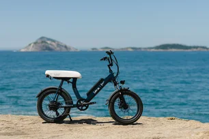 Imagem referente à matéria: Queridinha dos Faria Limers, Lev lança bicicleta feita de fibra de abacaxi e plástico reciclado