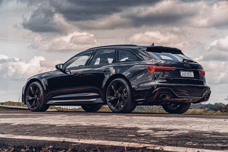 O Audi RS6 Avant Performance: de zero a 100 quilômetros por hora em apenas 3,4 segundos. (Audi/Divulgação)