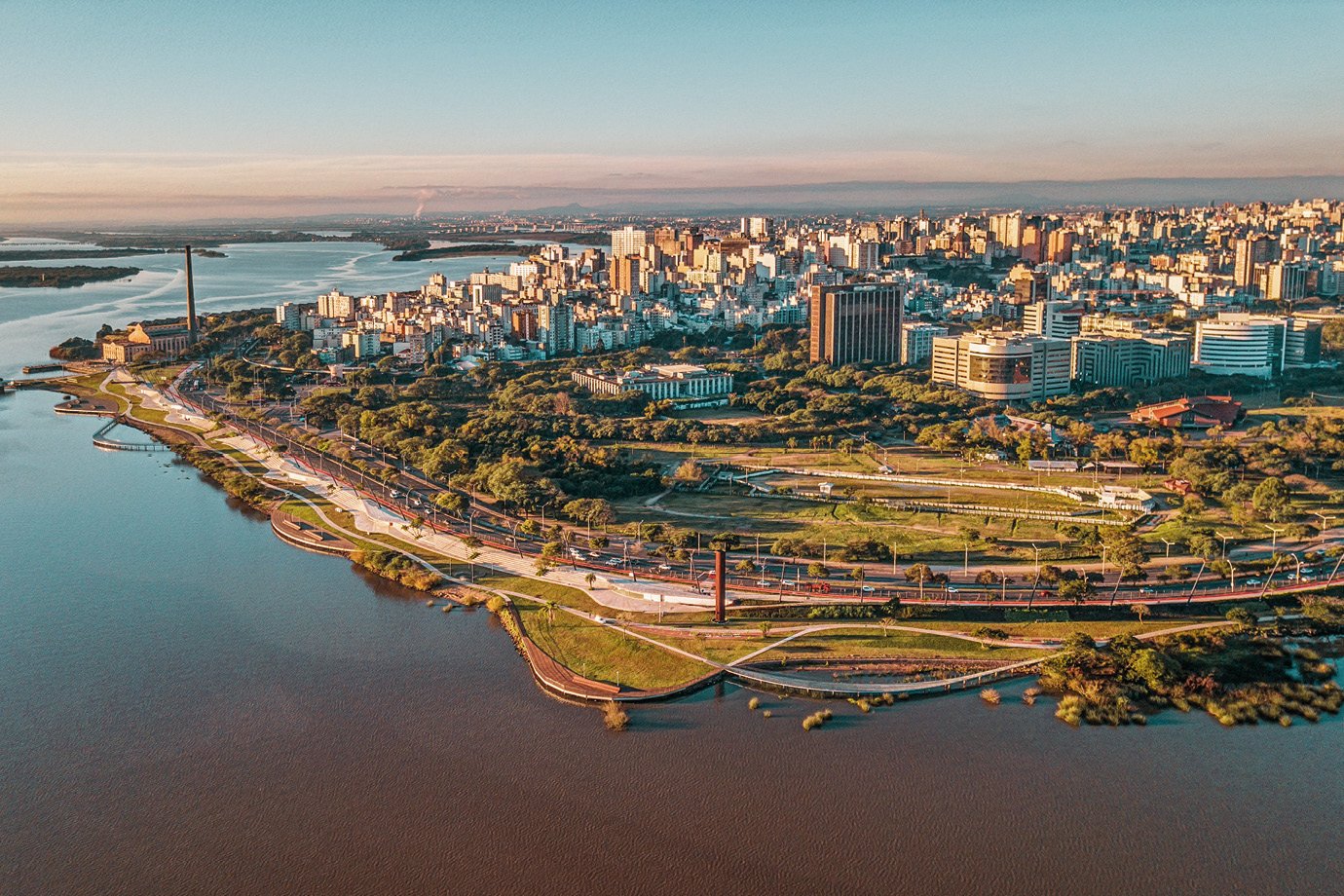 Porto Alegre registra inundações no 1º dia do ano