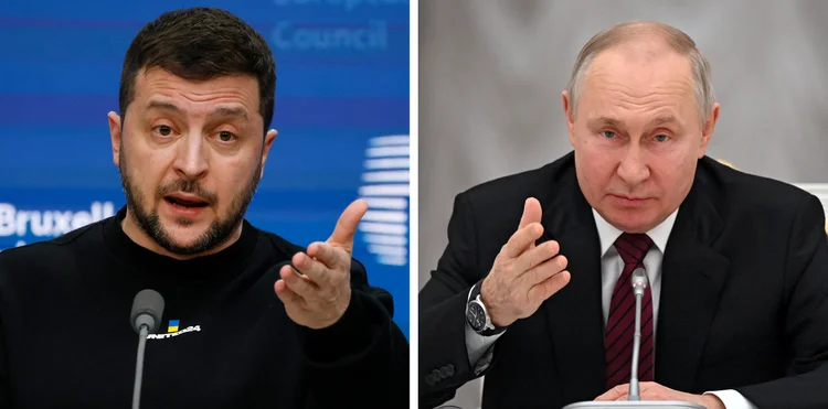 (COMBO) Esta combinação de imagens de arquivo criada em 13 de fevereiro de 2023 mostra o presidente ucraniano Volodymyr Zelensky dando uma entrevista coletiva como parte de uma cúpula da UE em Bruxelas, em 9 de fevereiro de 2023, e o presidente russo Vladimir Putin presidindo uma reunião com secretários de conselhos de segurança estrangeiros no Kremlin em Moscou em 8 de fevereiro de 2023. (LUDOVIC MARIN,GRIGORY SYSOYEV/SPUTNIK/AFP /Getty Images)