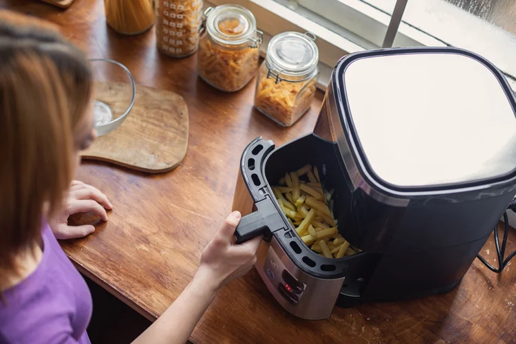 Air fryers em promoção na Black Friday 2024: praticidade e eficiência com preços a partir de R$ 269 (Getty Images)