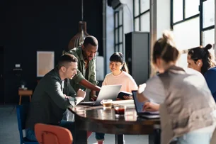 Como se comportar no primeiro dia de trabalho e causar uma boa impressão